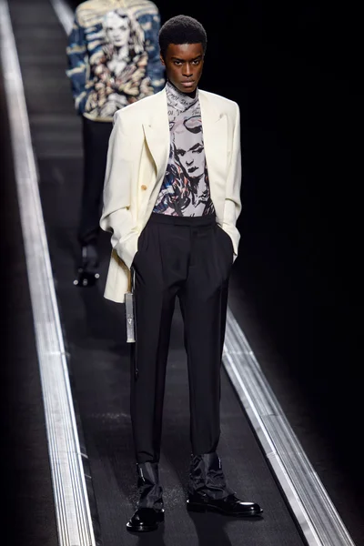 Look 48